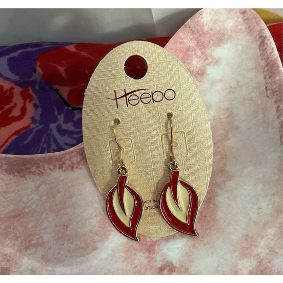 NWT Heebo Pierced WIRE Earrings Red White Leaf Dangle Earrings 🌿🍒 - Picture 8 of 11